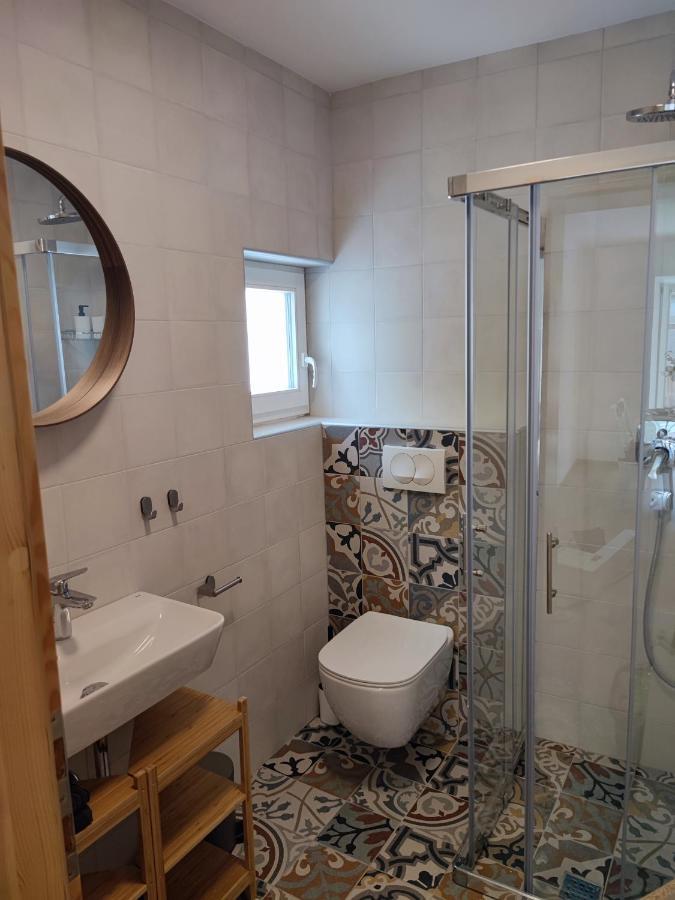 Corner House Apartments Near Lake Bled 라도블리차 외부 사진