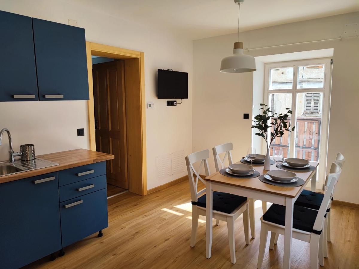 Corner House Apartments Near Lake Bled 라도블리차 외부 사진