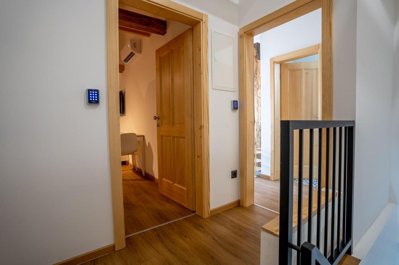 Corner House Apartments Near Lake Bled 라도블리차 외부 사진