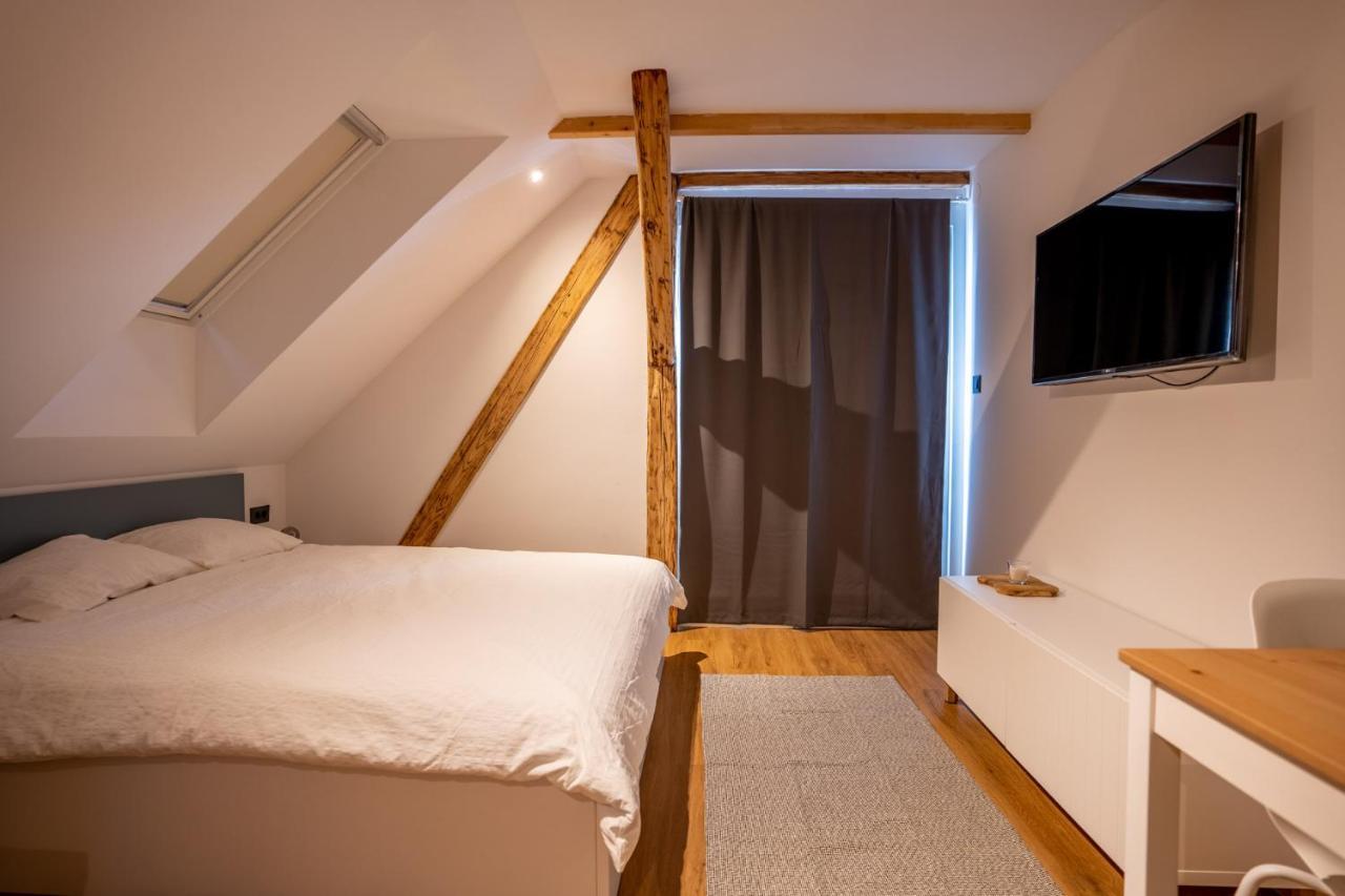 Corner House Apartments Near Lake Bled 라도블리차 외부 사진