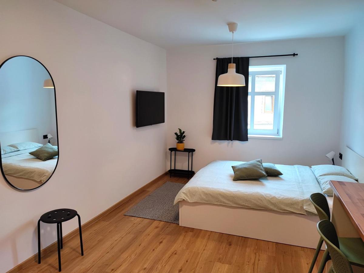 Corner House Apartments Near Lake Bled 라도블리차 외부 사진