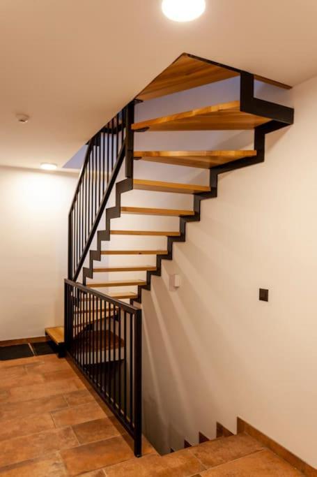 Corner House Apartments Near Lake Bled 라도블리차 외부 사진
