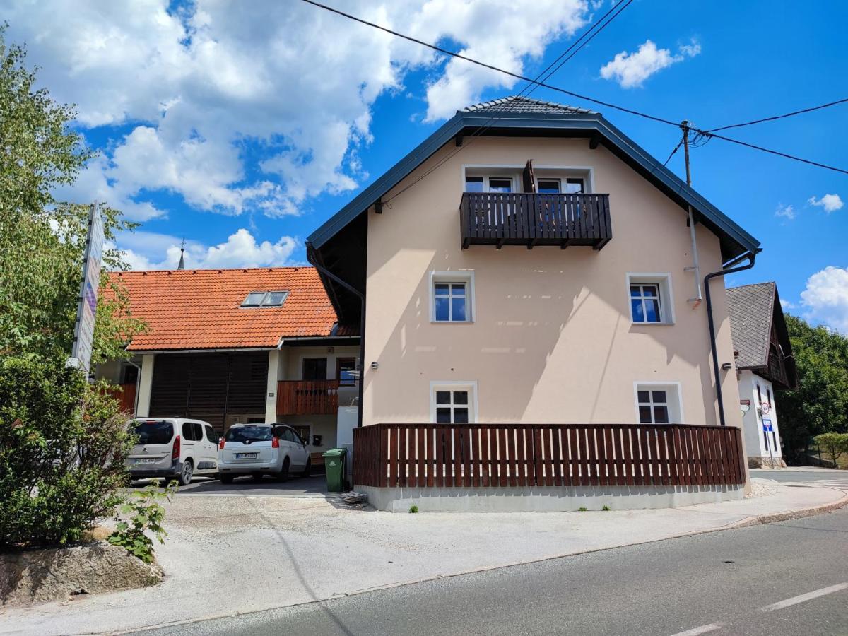 Corner House Apartments Near Lake Bled 라도블리차 외부 사진