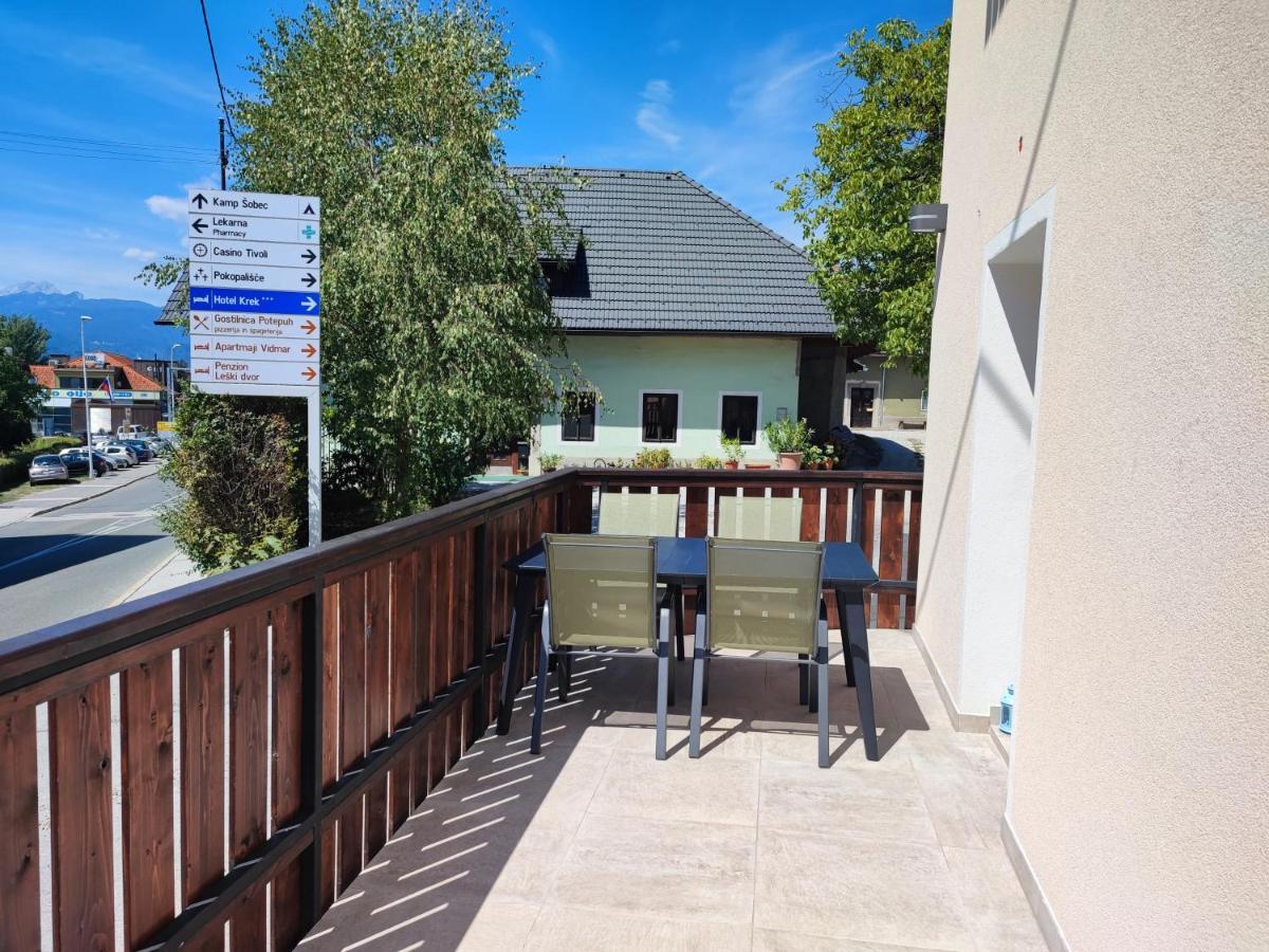 Corner House Apartments Near Lake Bled 라도블리차 외부 사진
