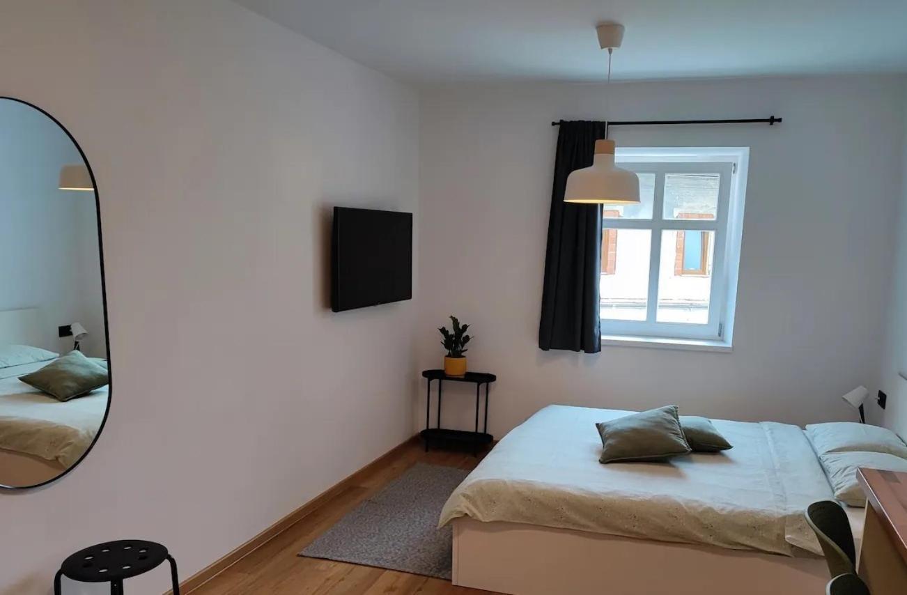 Corner House Apartments Near Lake Bled 라도블리차 외부 사진