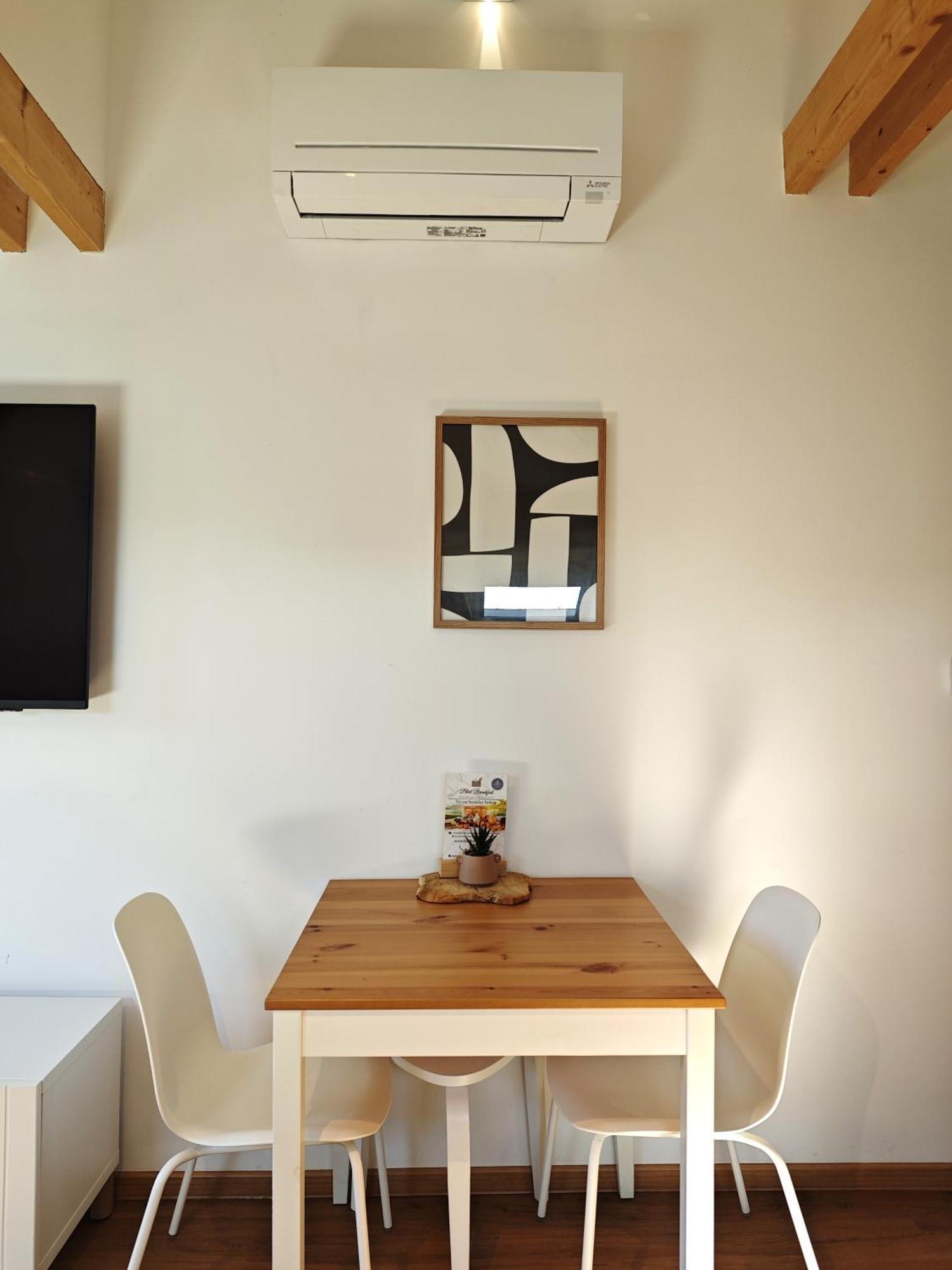 Corner House Apartments Near Lake Bled 라도블리차 외부 사진
