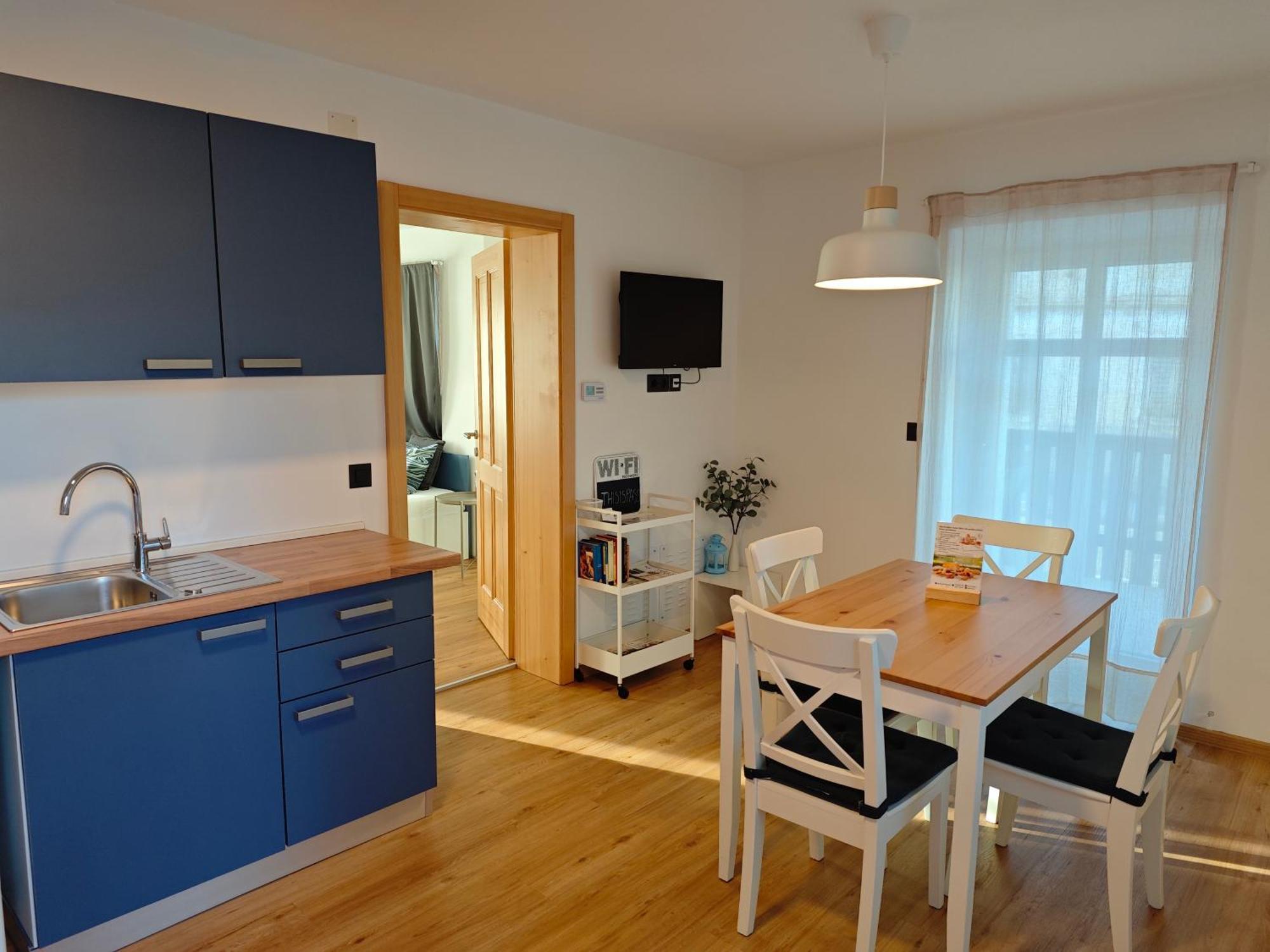 Corner House Apartments Near Lake Bled 라도블리차 외부 사진